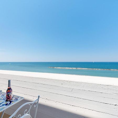 Waterfront Apartment With Seaview Balcony Bari Exterior foto